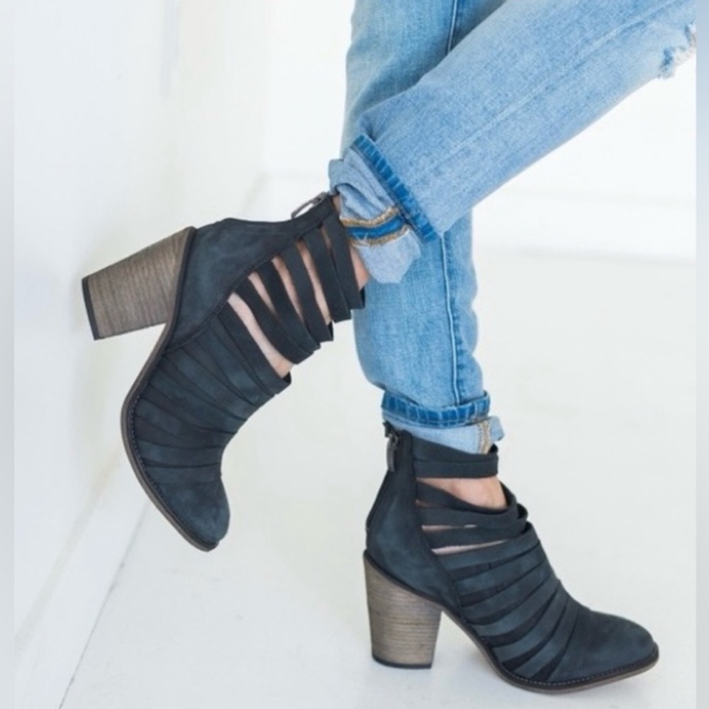 Free People Black Hybrid Heel Strappy Ankle Leather Upper Boots Size 37
